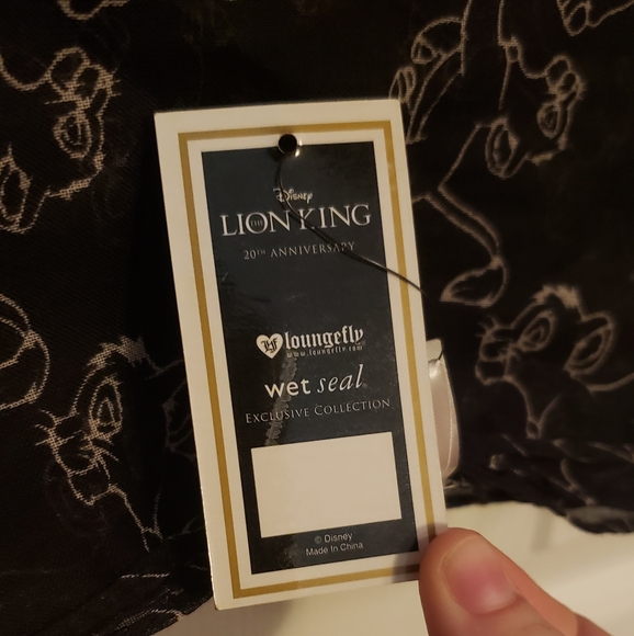 Disney The Lion King Infinity Scarf - Picture 4 of 6